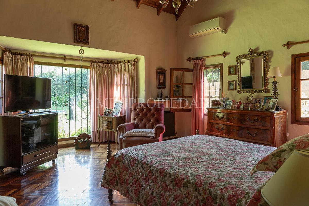 Casa en Venta - Barrio Los Nogales, Villa de Mayo 2
