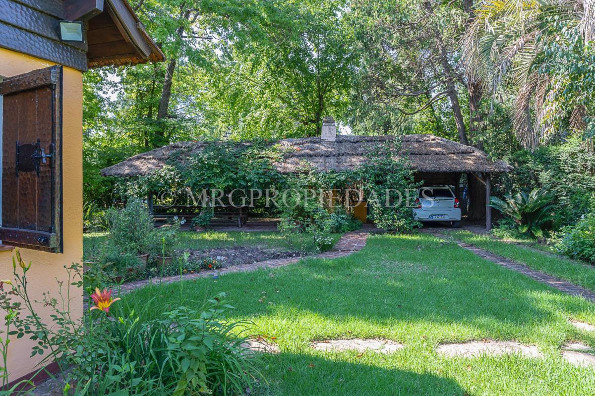 Casa en Venta - Barrio Los Nogales, Villa de Mayo 5