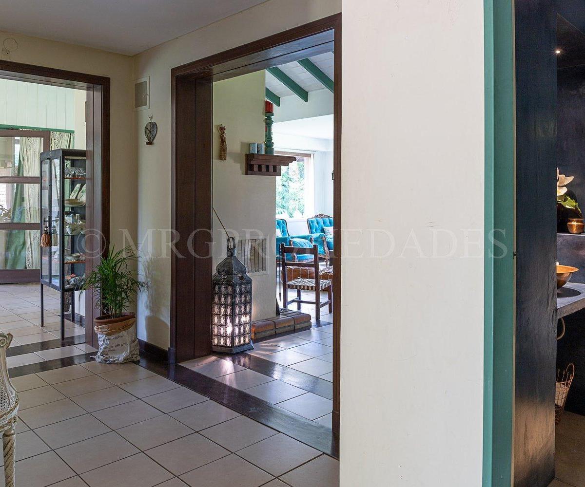Venta de Casa con Gran Terreno Arbolado 5