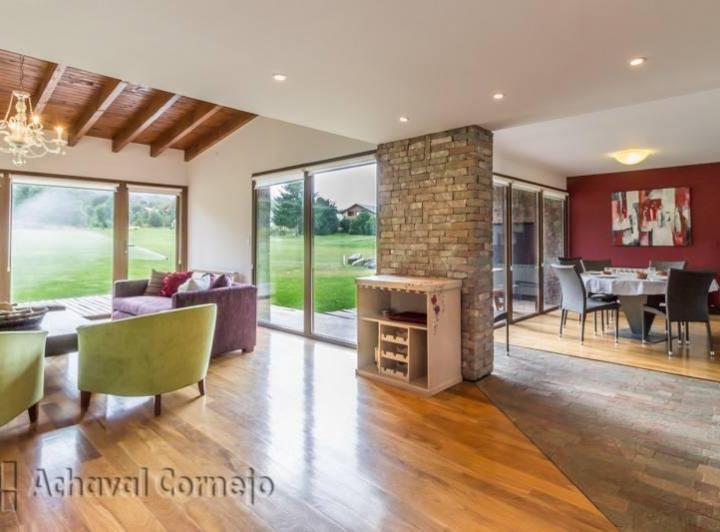 Excelente Casa sobre el Golf con vista a la Piedra de Habsburgo 3