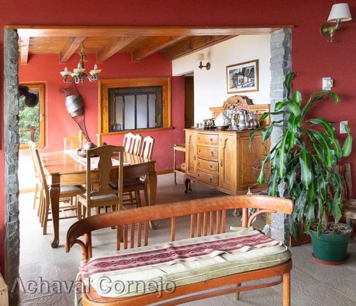 Excelente Casa en El Barrio Antu Hue con Increíble Vista Al Lago Nahuel Huapi 2