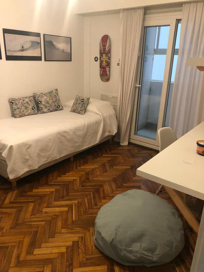 Foto de Venta de departamento con balcon en Recoleta, imagen 2