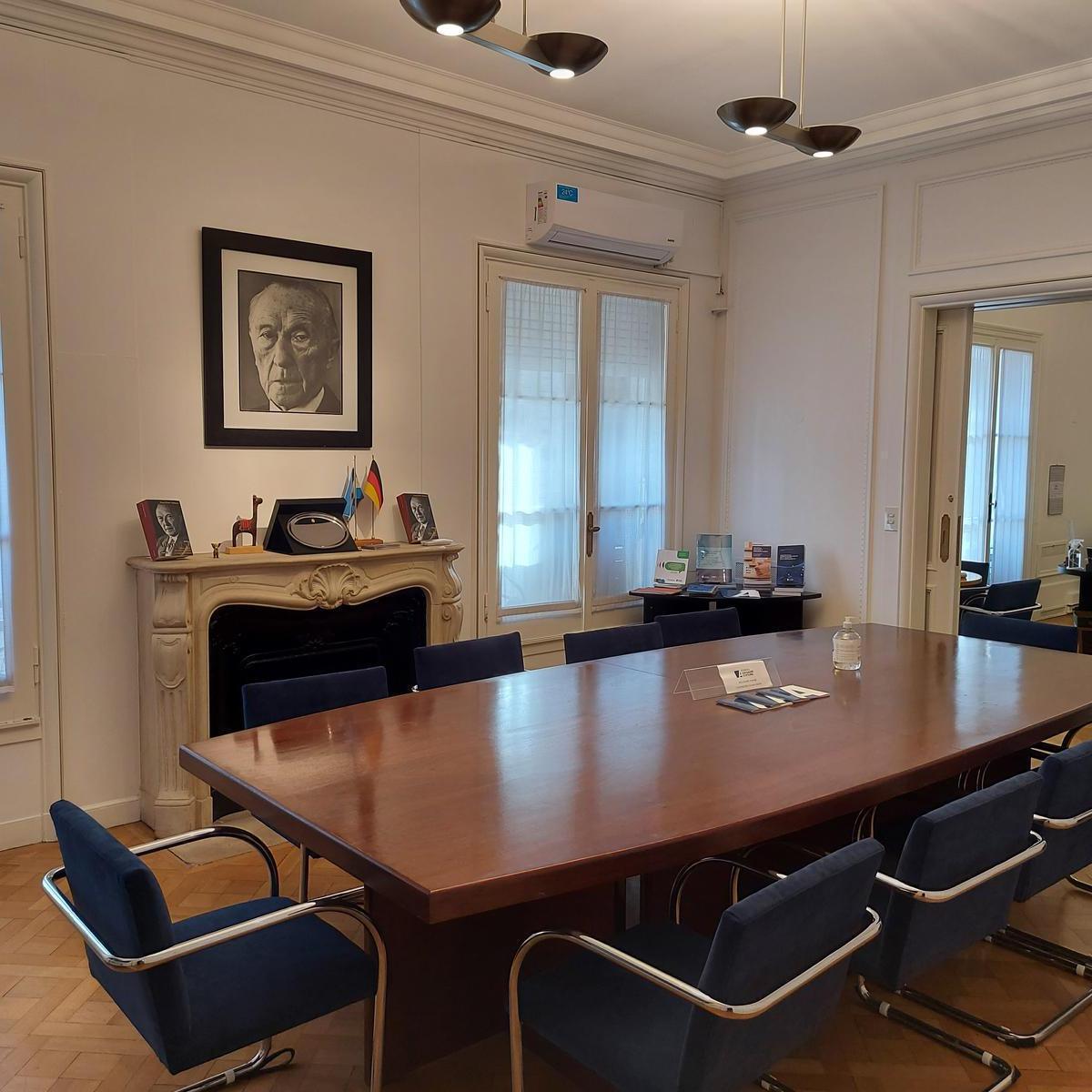 Venta de Departamento Antiguo de Categoría en Retiro 5
