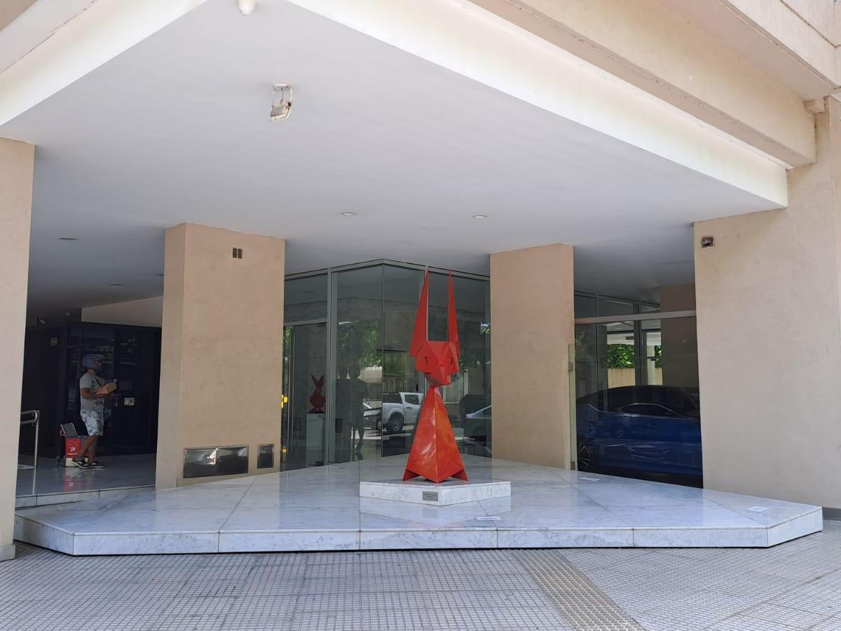 Departamento de tres dormitorios en edificio Pasaje del Golf Belgrano