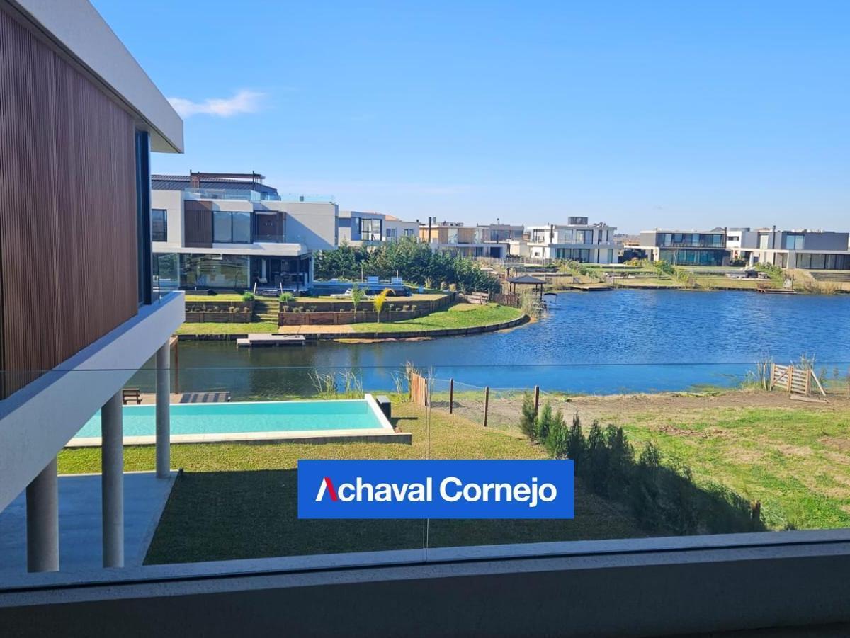 Casa en Venta en Barrio Costas Al Agua - 5 Dorm. 5