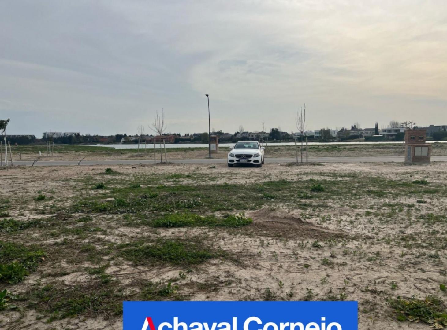 Lote en venta al agua en Barrio Los Puentes