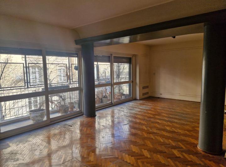 Departamento 5 ambientes a la venta en Recoleta
