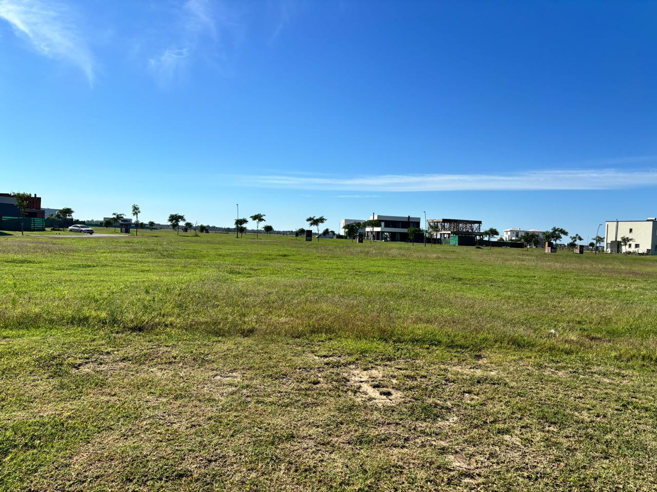 Terreno en venta con financiación anual en Barrio Amarras