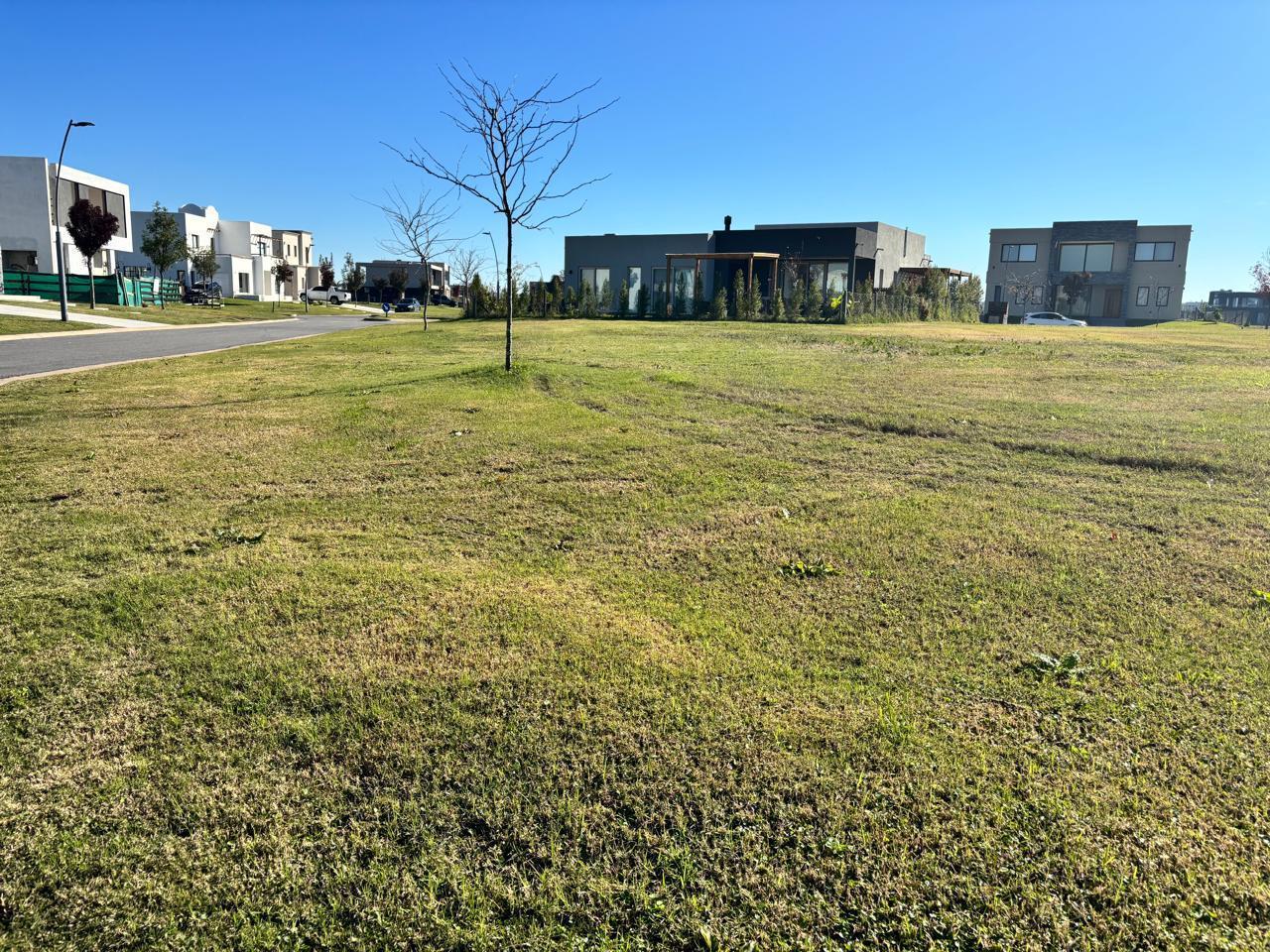 Terreno en en esquina a la venta Riberas / Puertos
