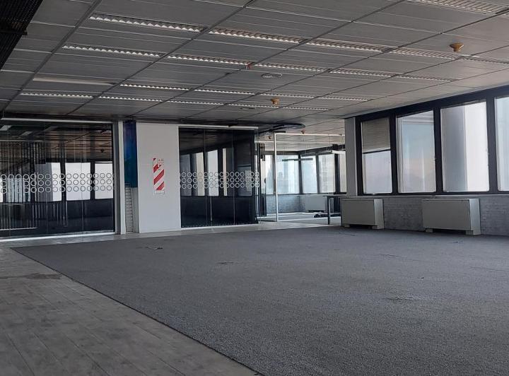Foto de Oficina con cocheras en alquiler en Catalinas, imagen 5