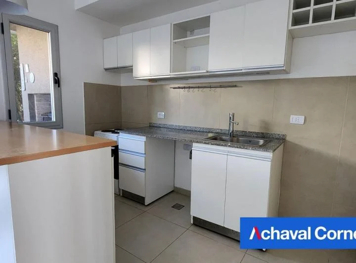 Departamento 3 ambientes con jardín en alquiler en Plaza del Sendero, Nordelta 2