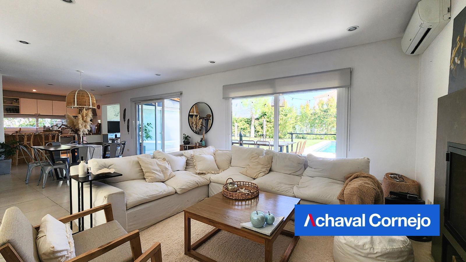 DIVINA casa en venta sobre lote interno en el Barrio Barbarita