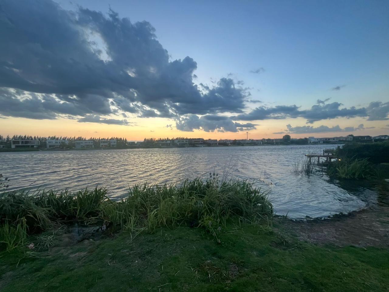LOTE AL AGUA EN BARRIO BARBARITA