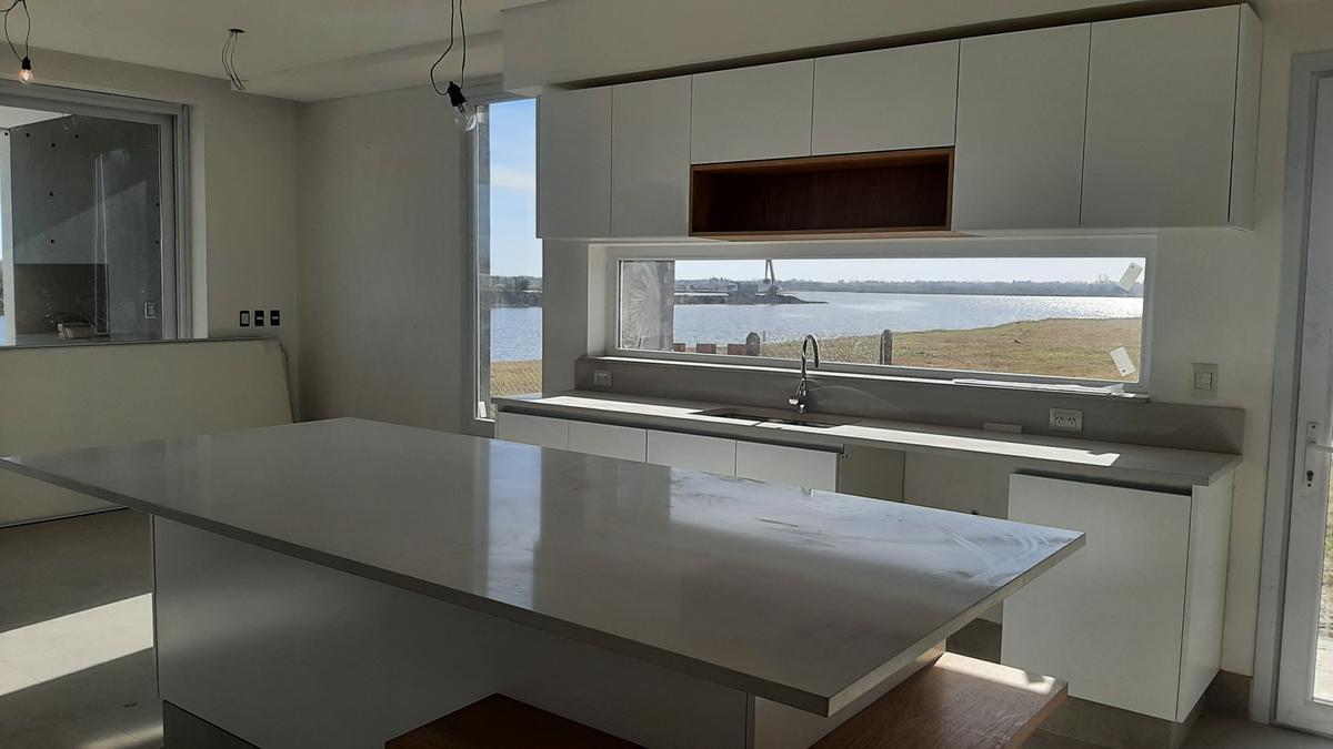 Foto de ALQUILER - Casa al lago en Costas, Puertos - 4 Dormitorios, escritorio, imagen 4