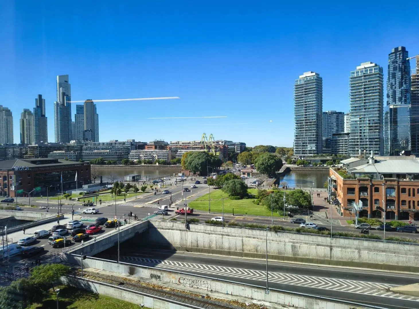 Exclusiva Oficina en Puerto Madero con vista al Río 5