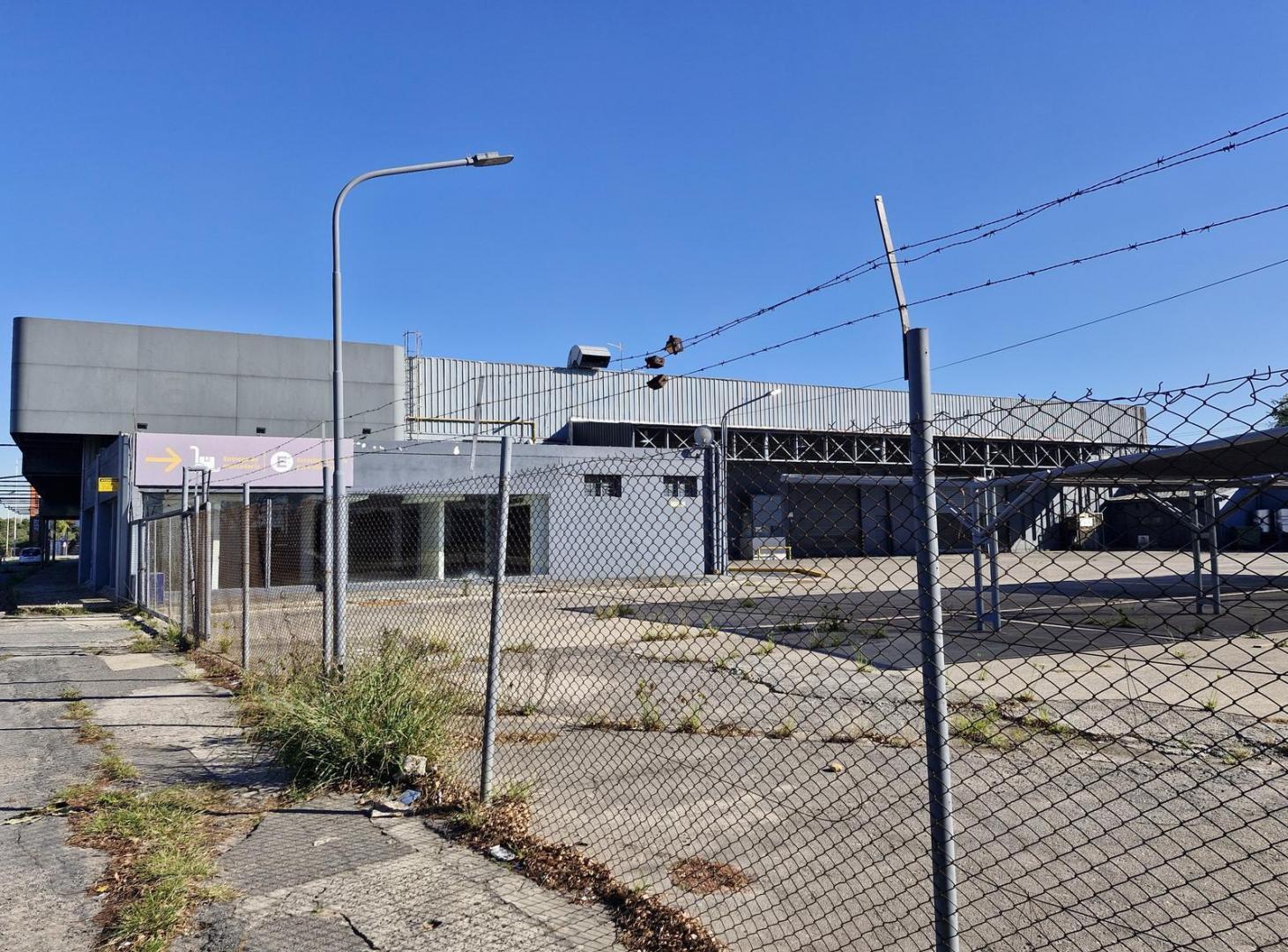 Depósito logístico en venta en Acceso Oeste – Hurlingham