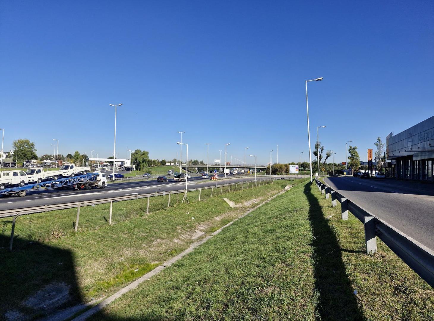 Depósito logístico en venta en Acceso Oeste – Hurlingham