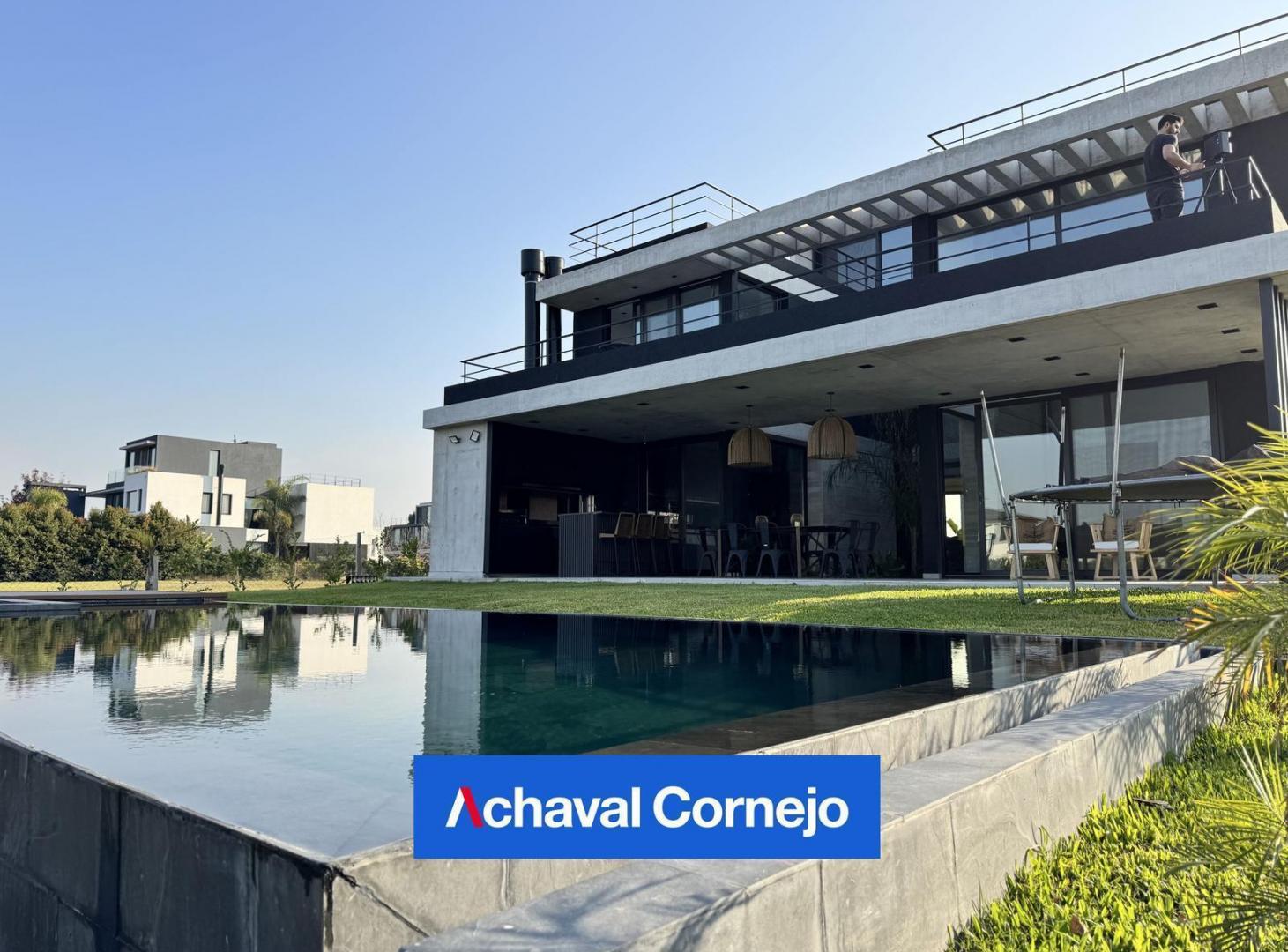 Casa en venta 5 dormitorios en Virazón al lago central