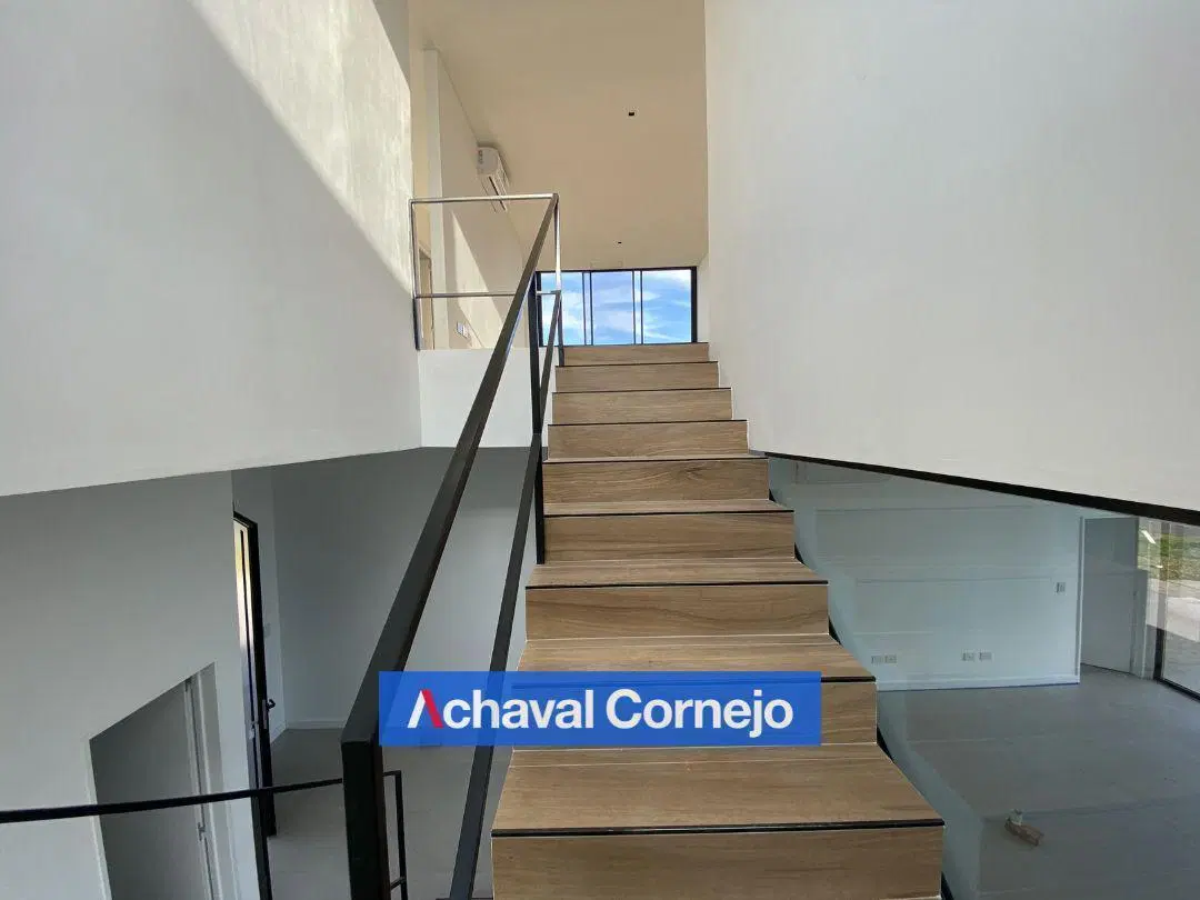 ALQUILER- Casa al agua amoblada en Costas, Puertos (4 dormitorios en suite, pileta climatizada) 8