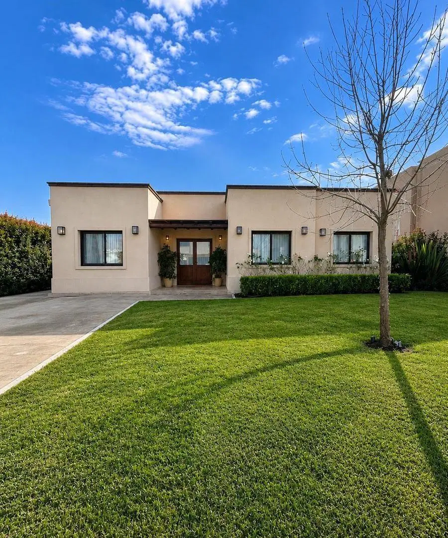 VENTA CASA UNA PLANTA CON PILETA EN CEIBOS, PUERTOS 4