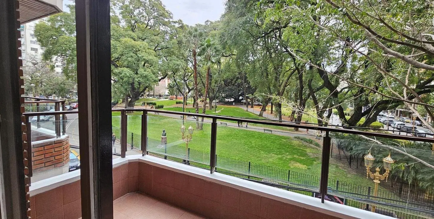 Alquiler Departamento 4 dormitorios, 2 cocheras, vigilancia en Recoleta 3