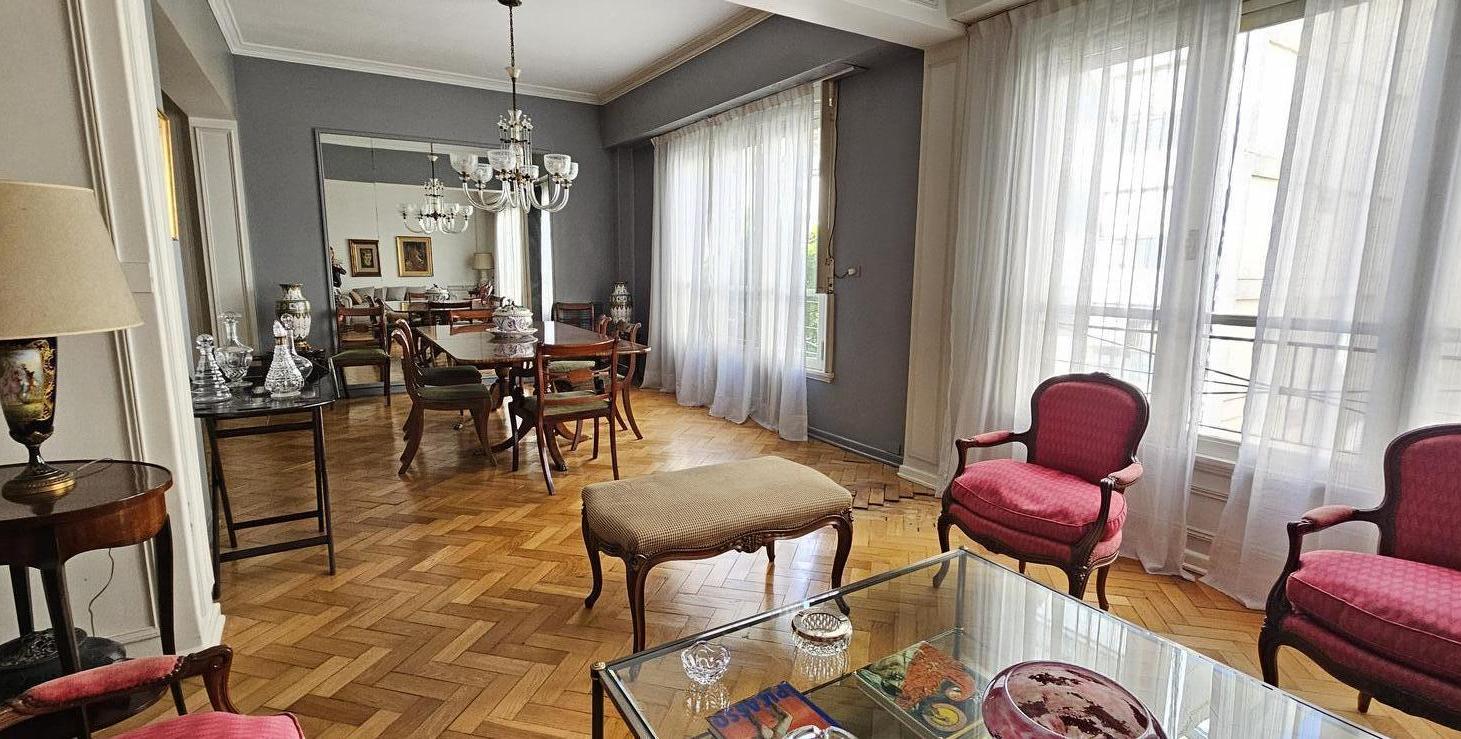 Foto de Venta Departamento 7 ambientes cochera en Recoleta, imagen 1