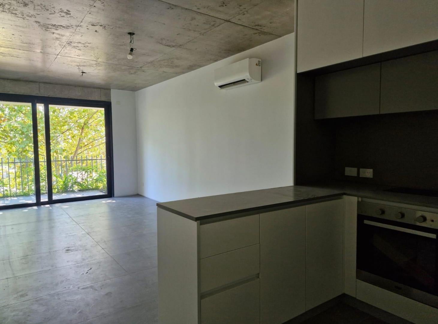Foto de Departamento con cochera en alquiler, imagen 2
