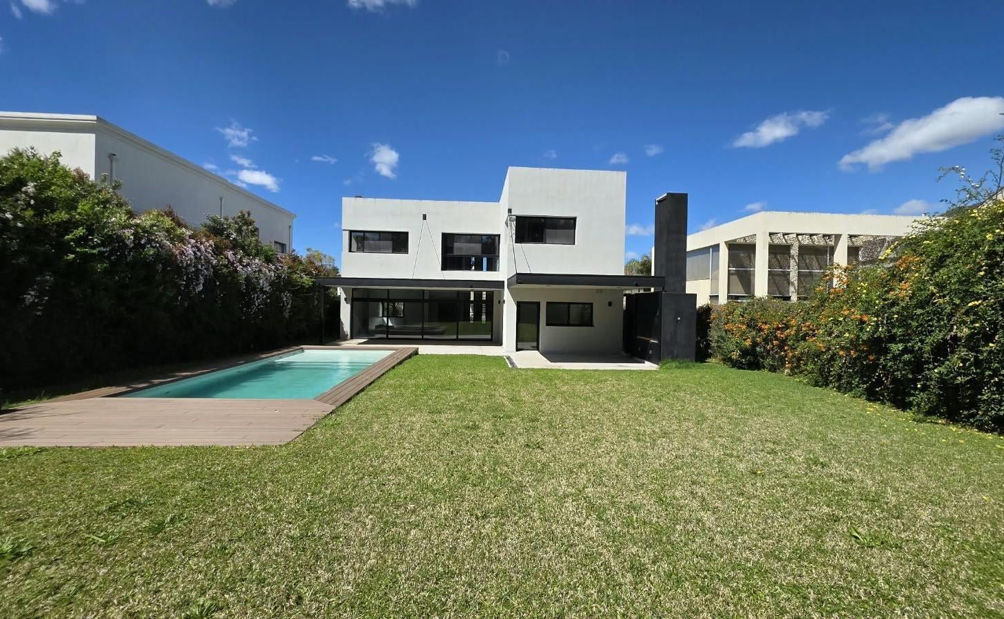 Foto de Moderna casa en venta en el exclusivo barrio cerrado Villa Pacheco, Don, imagen 1