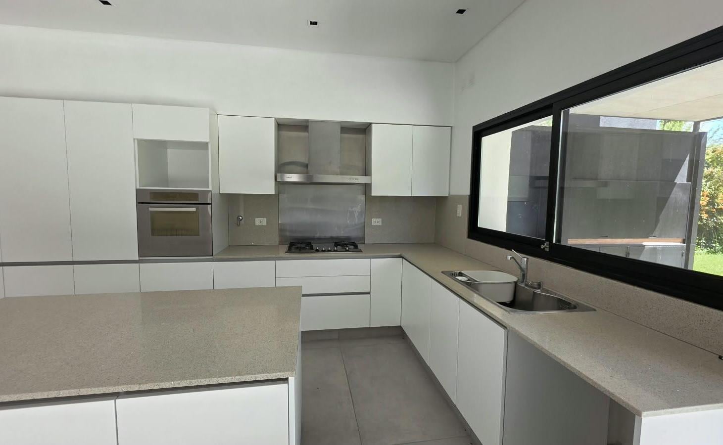 Foto de Moderna casa en venta en el exclusivo barrio cerrado Villa Pacheco, Don, imagen 4