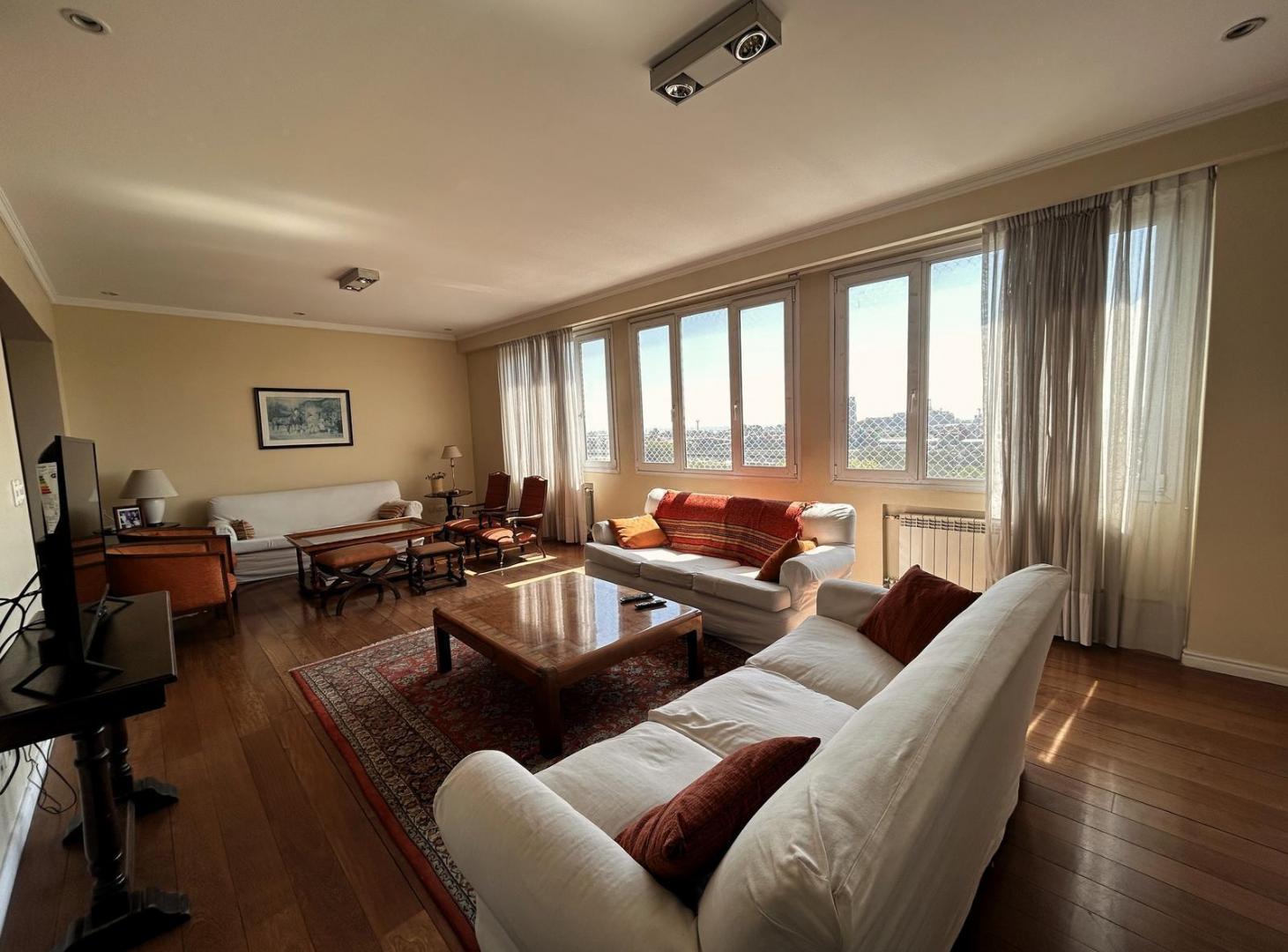 Foto de Venta Departamento 5 AMBIENTES CON TERRAZA Y COCHERA Recoleta, imagen 2