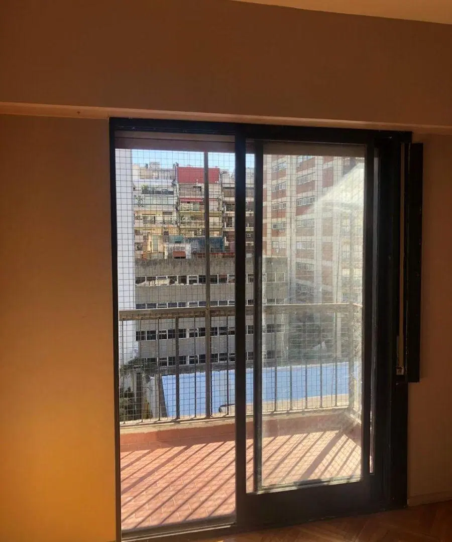 3 AMBIENTES VISTA PULMON DE MANZANA MUY SOLEADO BALCON CORRIDO 4