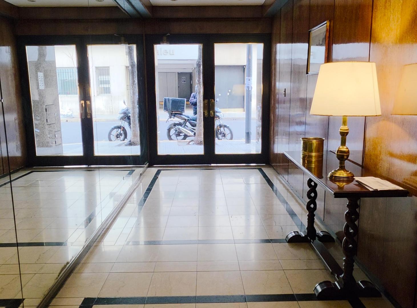Foto de 4 AMBIENTES C/DEP. - 3 BAÑOS - FRENTE - BALCON - ESP. GUARDA COCHE, imagen 1