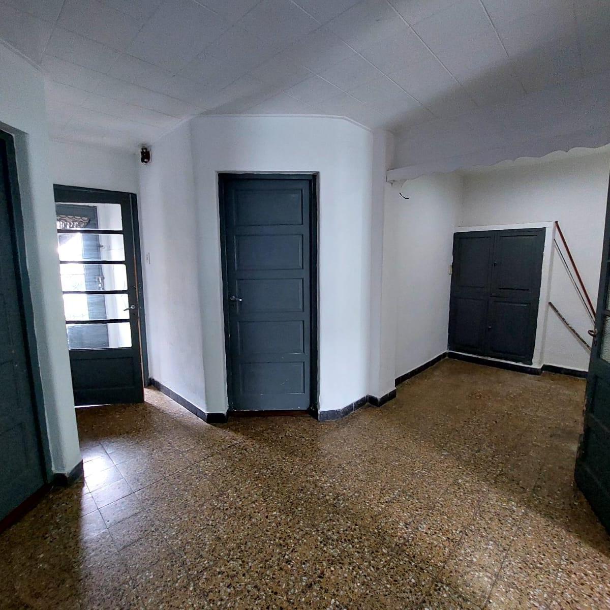 Venta Casa 3 dormitorios con patio - en España y Hospitales - Bv Segui