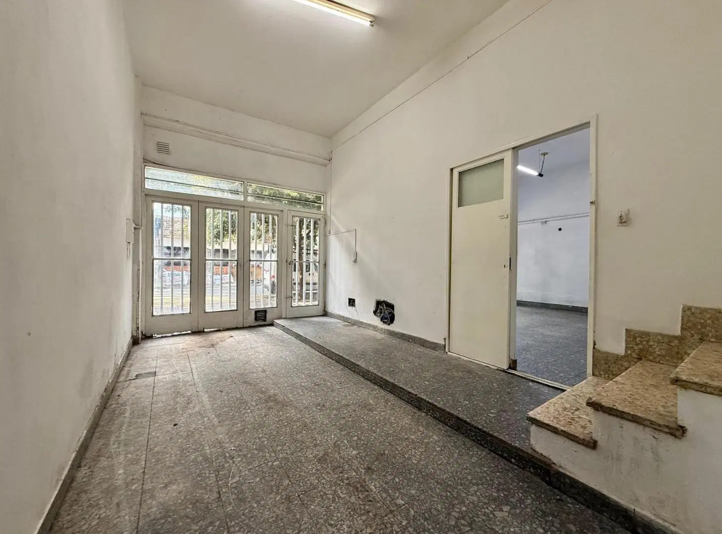 Casa con local al frente y salón productivo – Vivienda 3 dormitorios – 288 m² 3