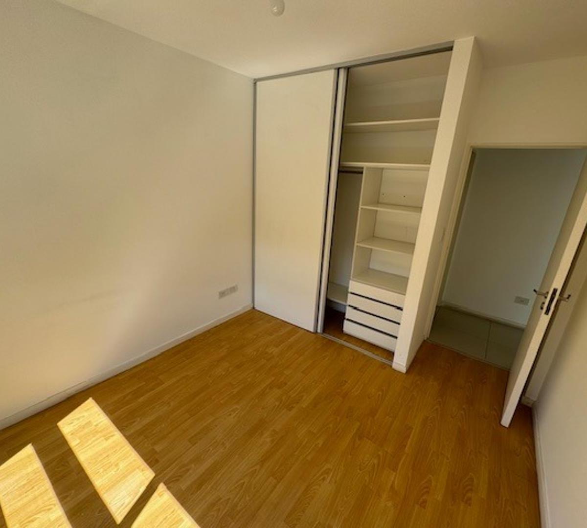 Venta, Depto. 3 Amb San Martin Centro, Nuevo - Consulte 2