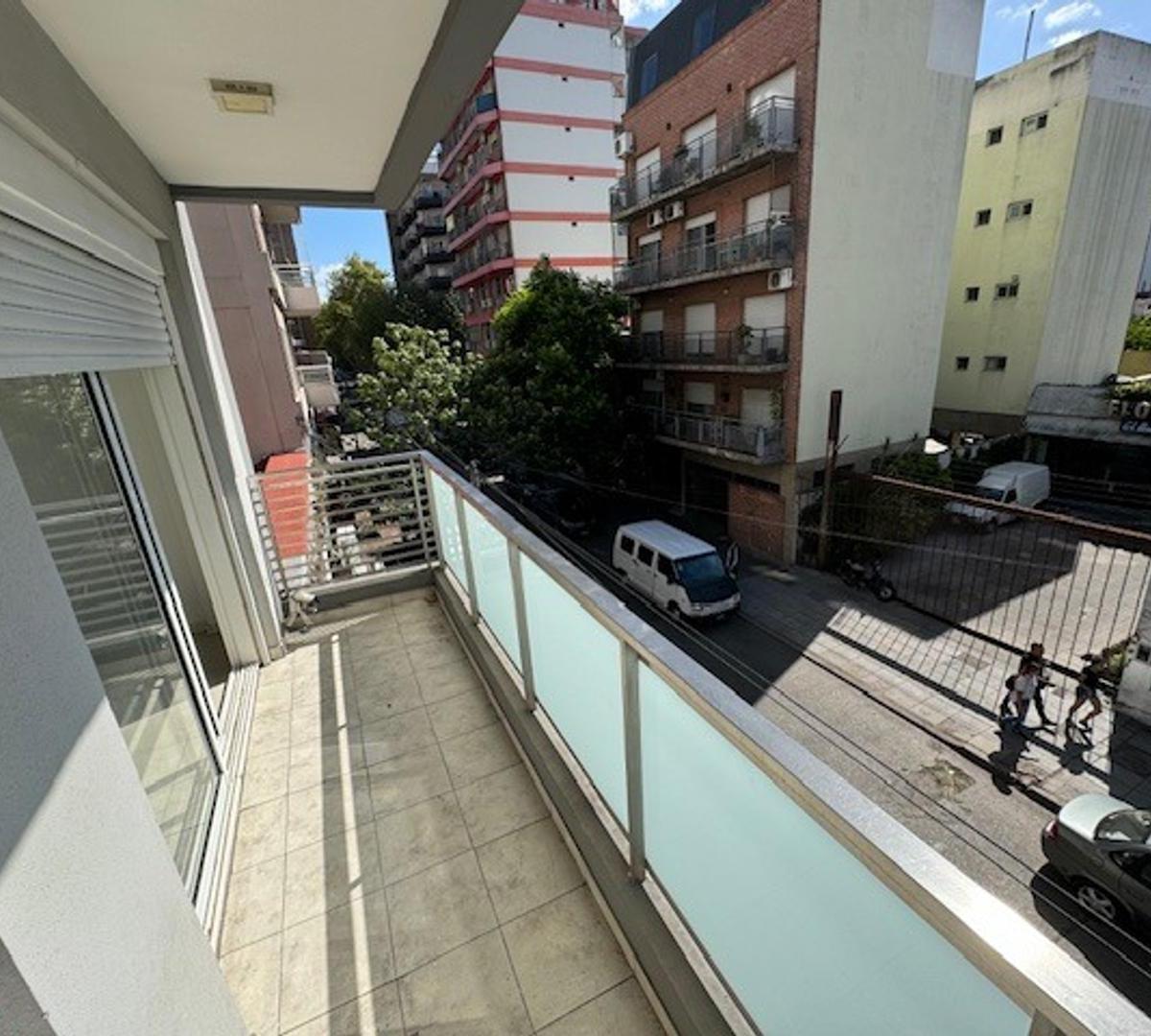 Venta, Depto. 3 Amb San Martin Centro, Nuevo - Consulte 4