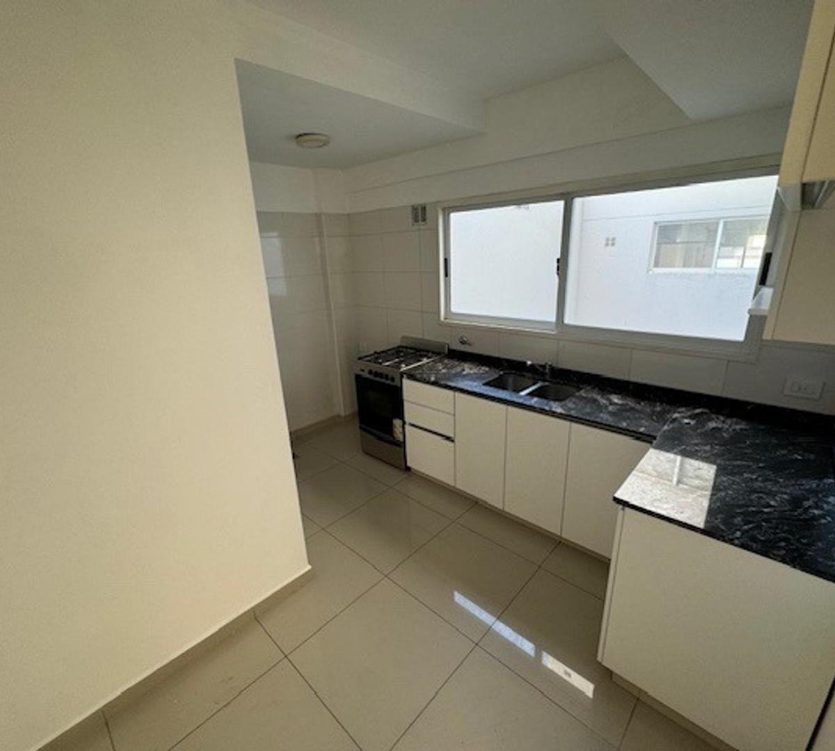 Venta, Depto. 3 Amb San Martin Centro, Nuevo - Consulte 1