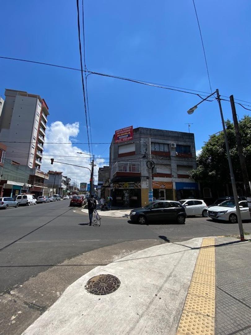 Venta San Martin Centro. Edificio C/locales y Departamentos 3