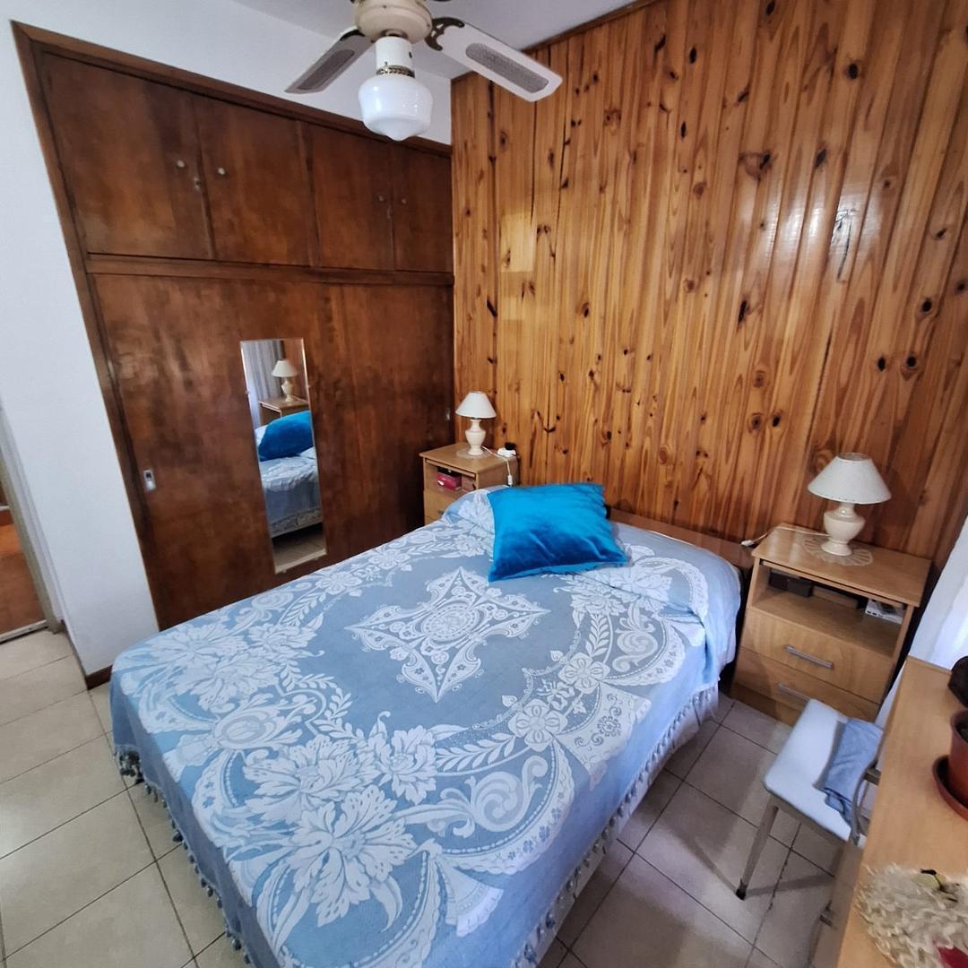 Venta Casa Para Dos Familias con Galpon Villa Lynch 3