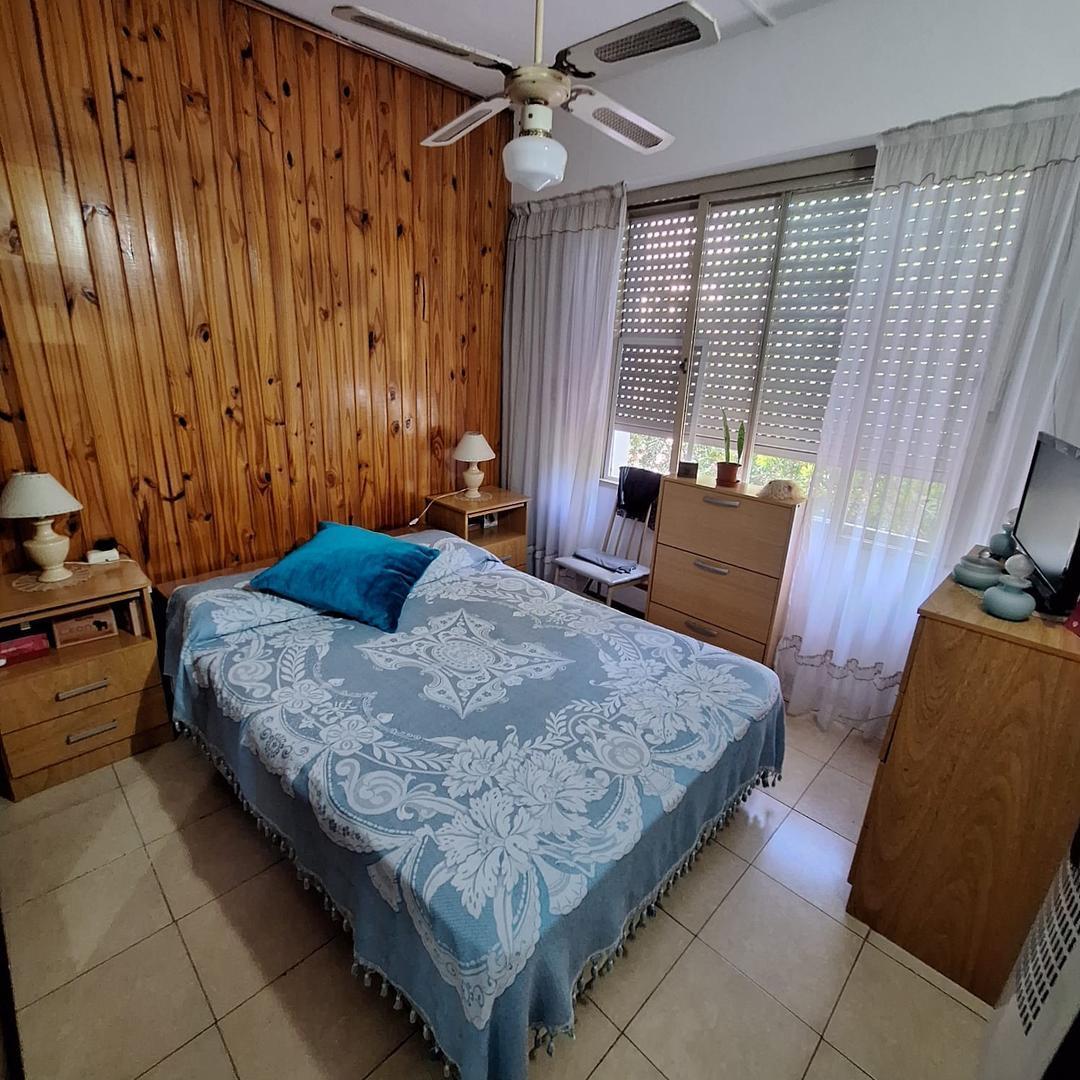 Venta Casa Para Dos Familias con Galpon Villa Lynch 2