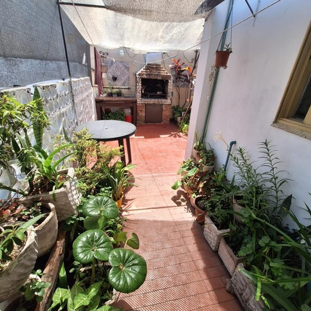 Venta Casa Para Dos Familias con Galpon Villa Lynch 5