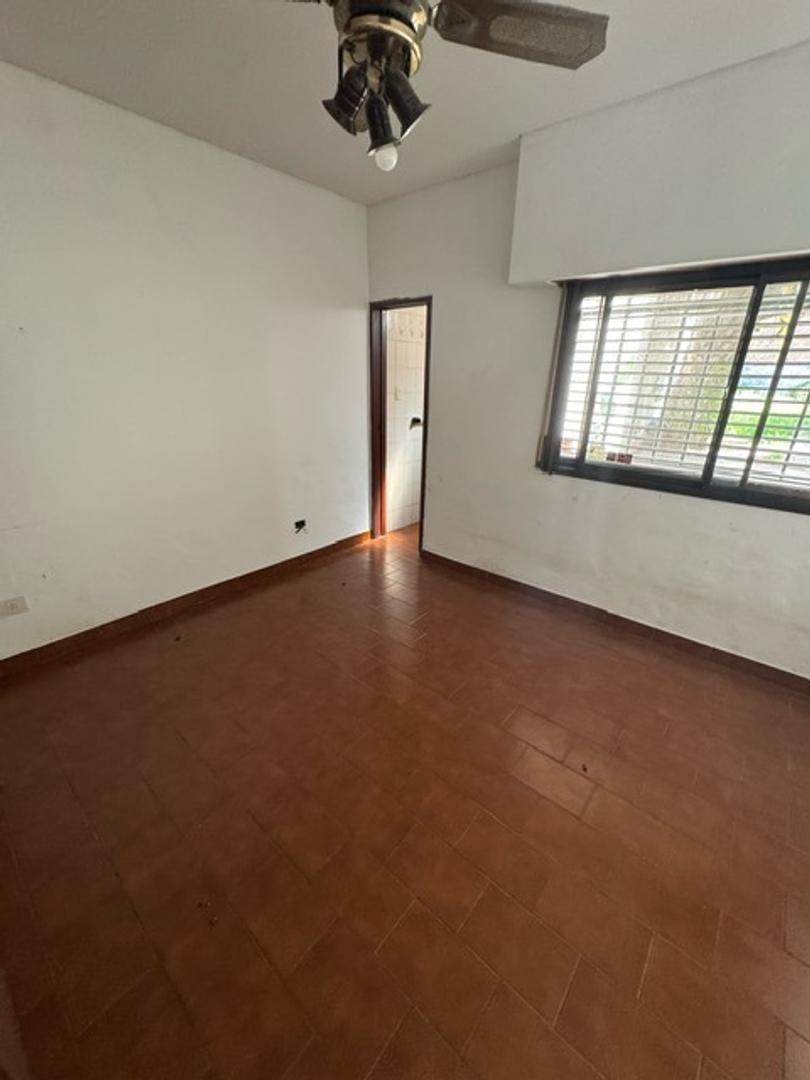 Casa en Alquiler de 3 Amb con Fondo y Depend de Servicio 2