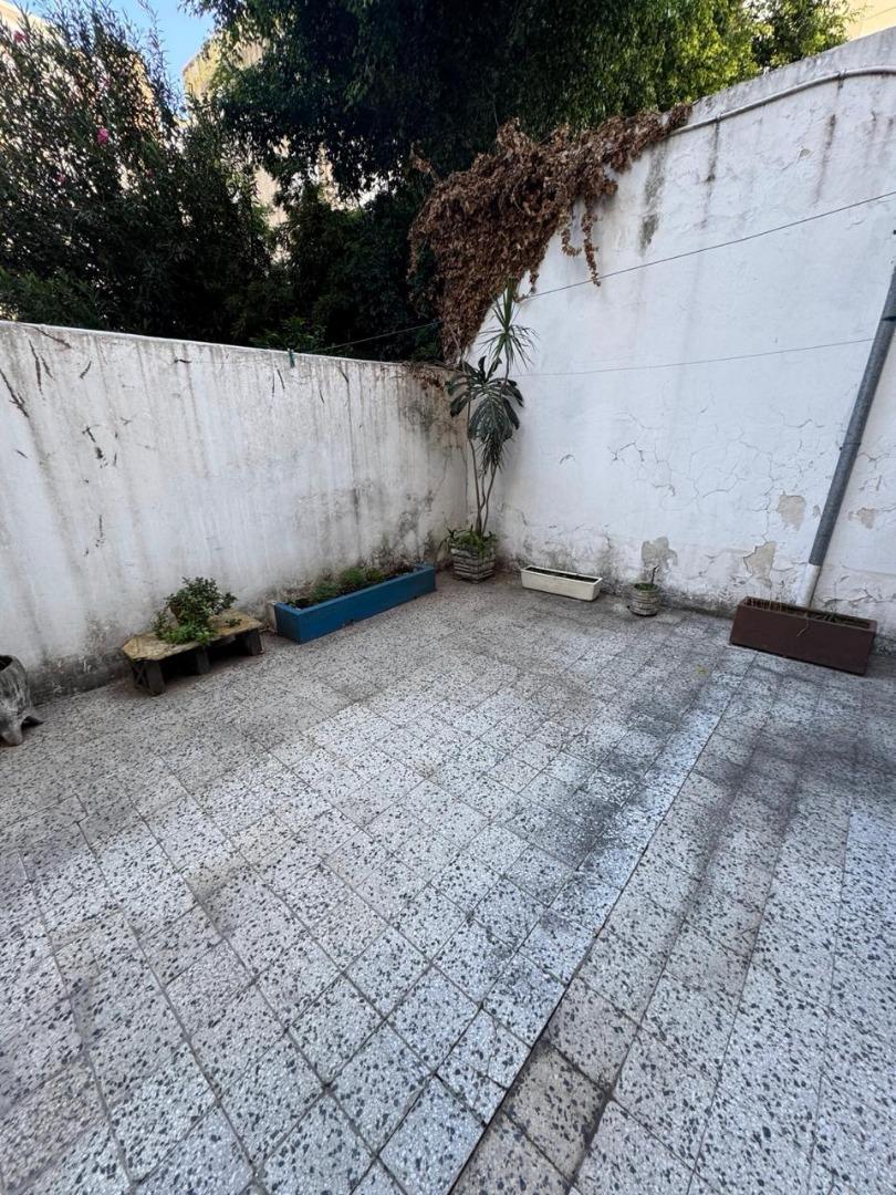 En Venta San Martin 2 Amb con Patio Pequeño. 4