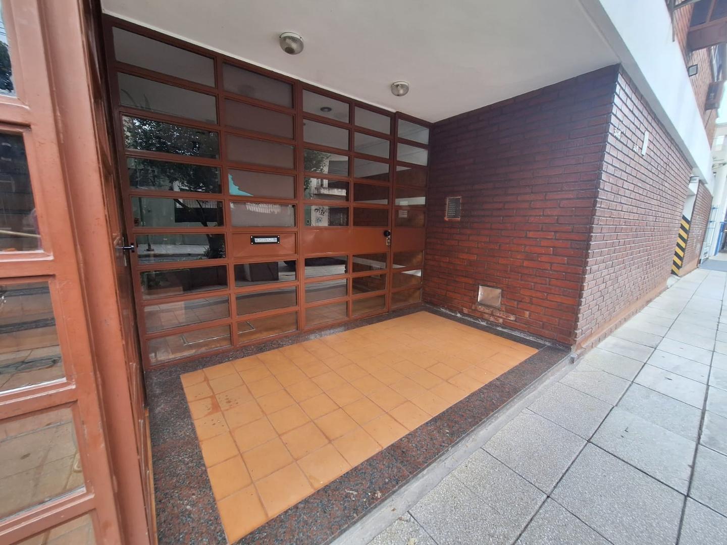 Foto de ALQUILER DEPTO SEMIPISO DOS AMB CON COCHERA SAN MARTIN, imagen 3
