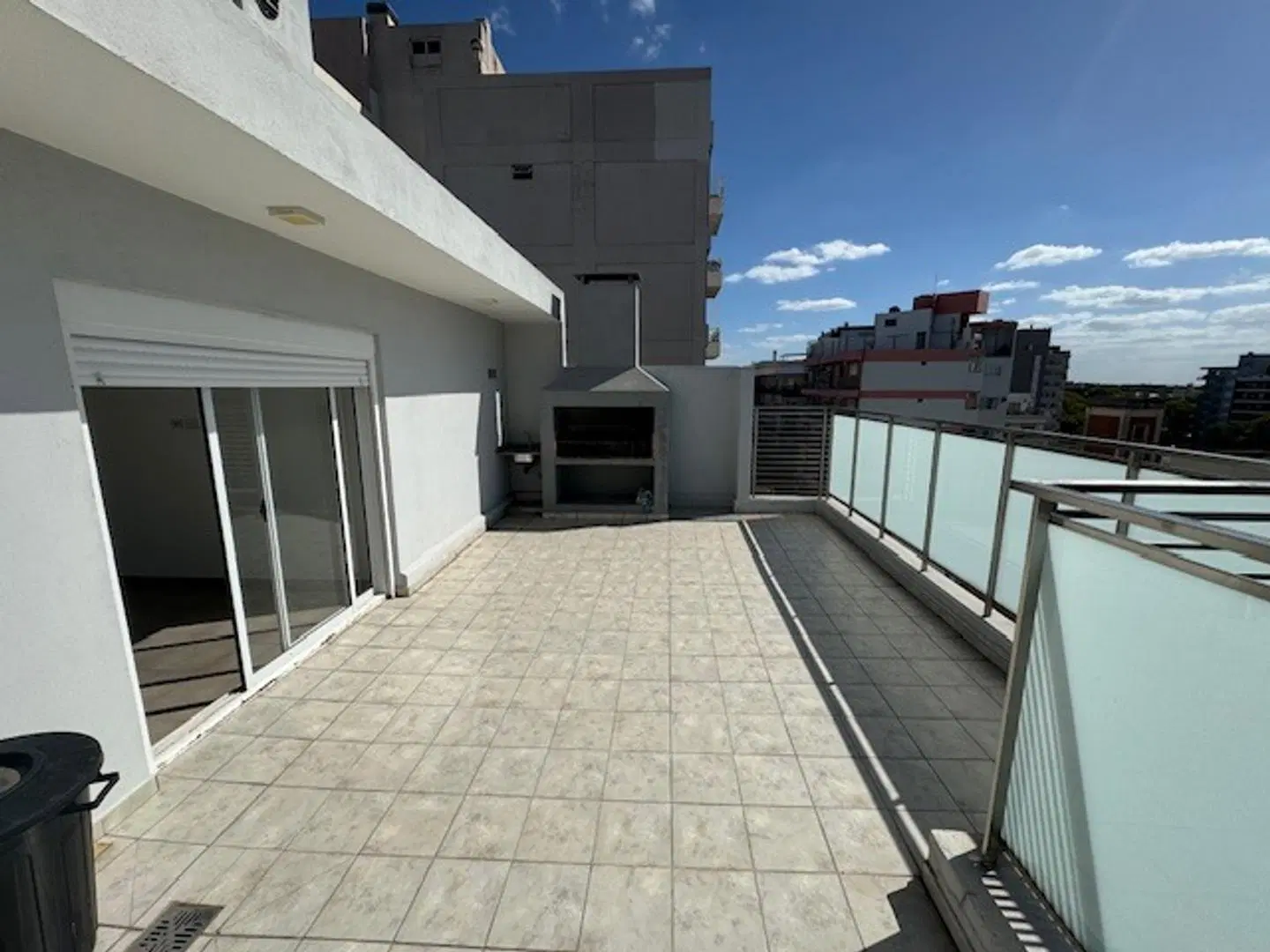 EN VENTA SEMIPISO A ESTRENAR 3 AMB AL FTE OP/COCHERA 4