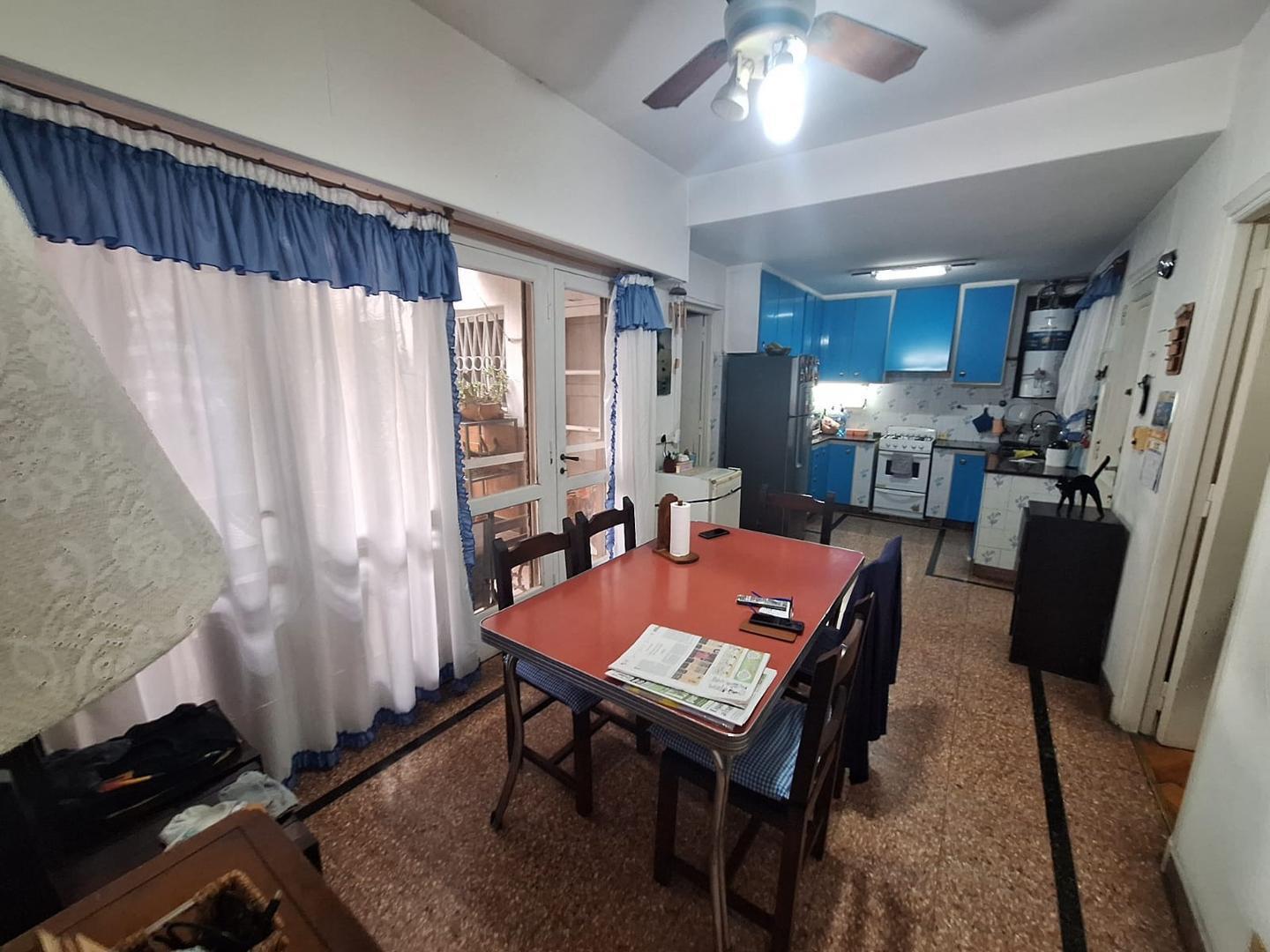Foto de VENTA CASA CUATRO AMBIENTES CON COCHERA SAN MARTIN CENTRO, imagen 4