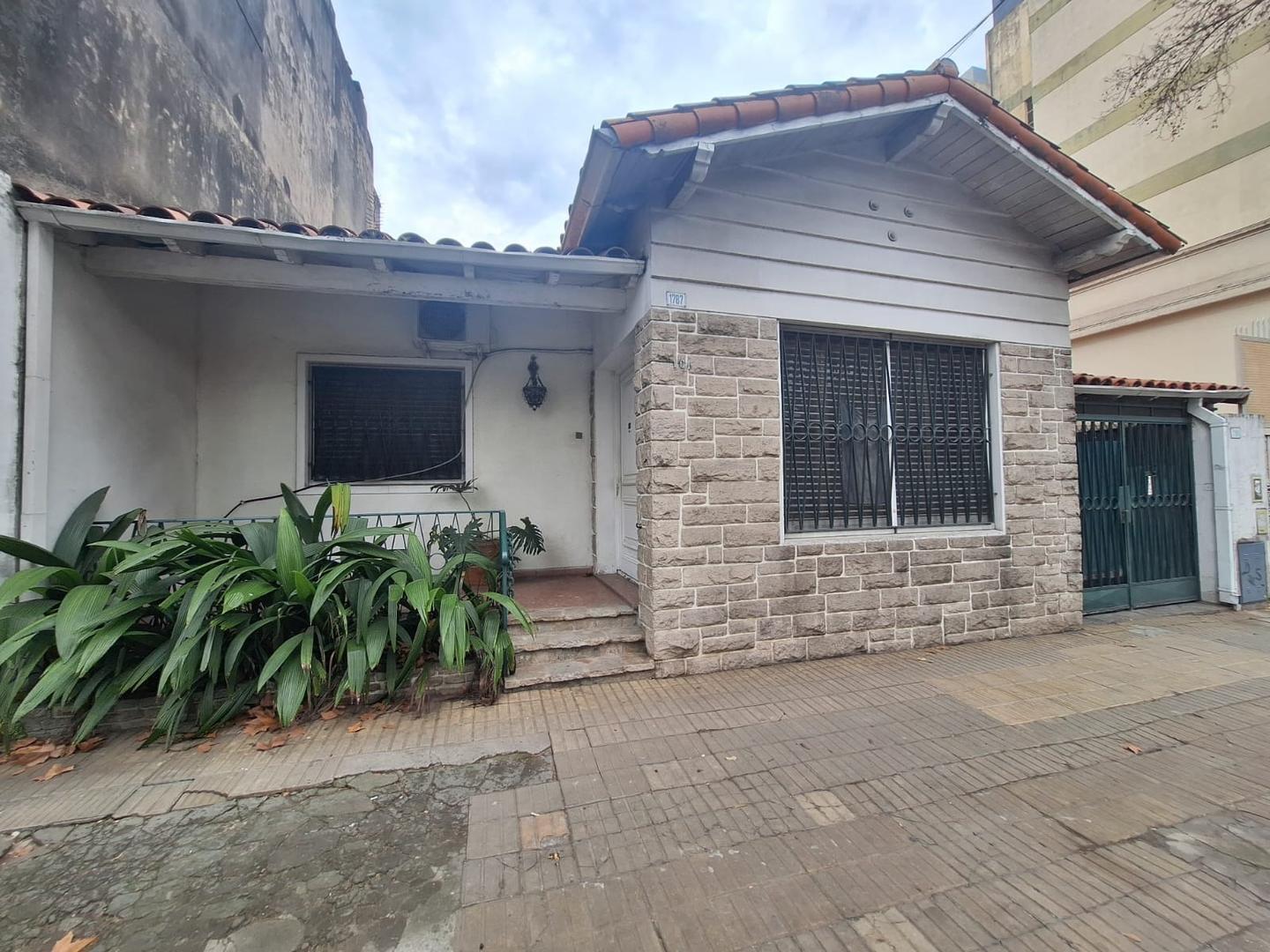 Foto de VENTA CASA CUATRO AMBIENTES CON COCHERA SAN MARTIN CENTRO, imagen 3