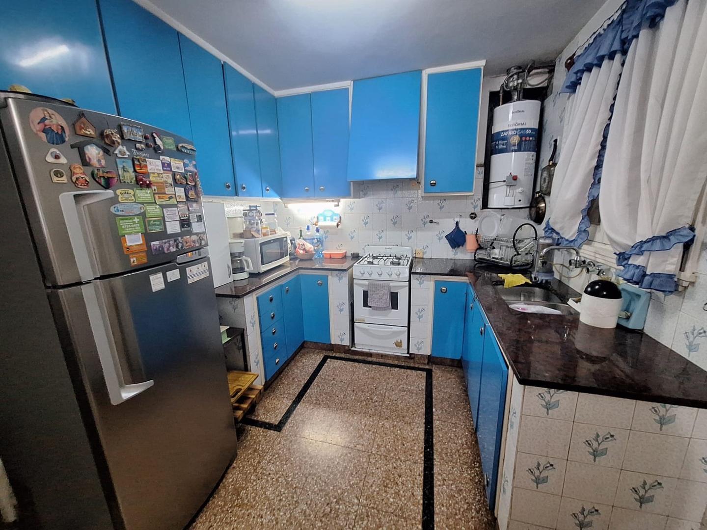 Foto de VENTA CASA CUATRO AMBIENTES CON COCHERA SAN MARTIN CENTRO, imagen 2