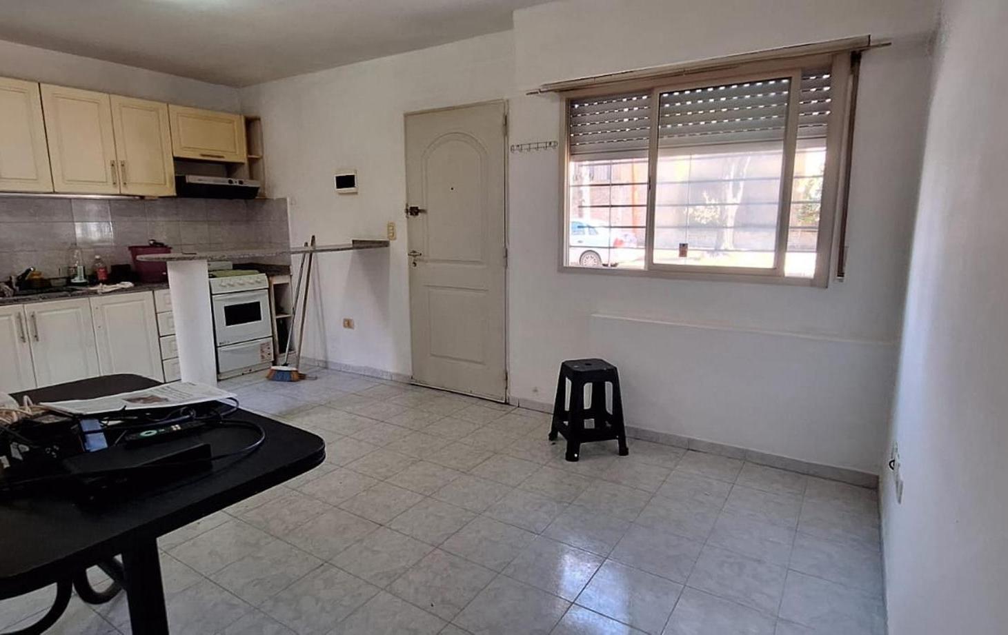 Foto de VENTA DEPARTAMENTO TIPO CASA DOS AMBIENTES CASEROS, imagen 2