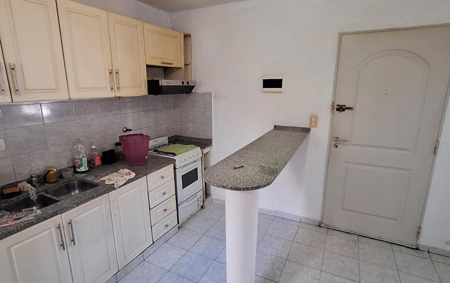 Foto de VENTA DEPARTAMENTO TIPO CASA DOS AMBIENTES CASEROS, imagen 3